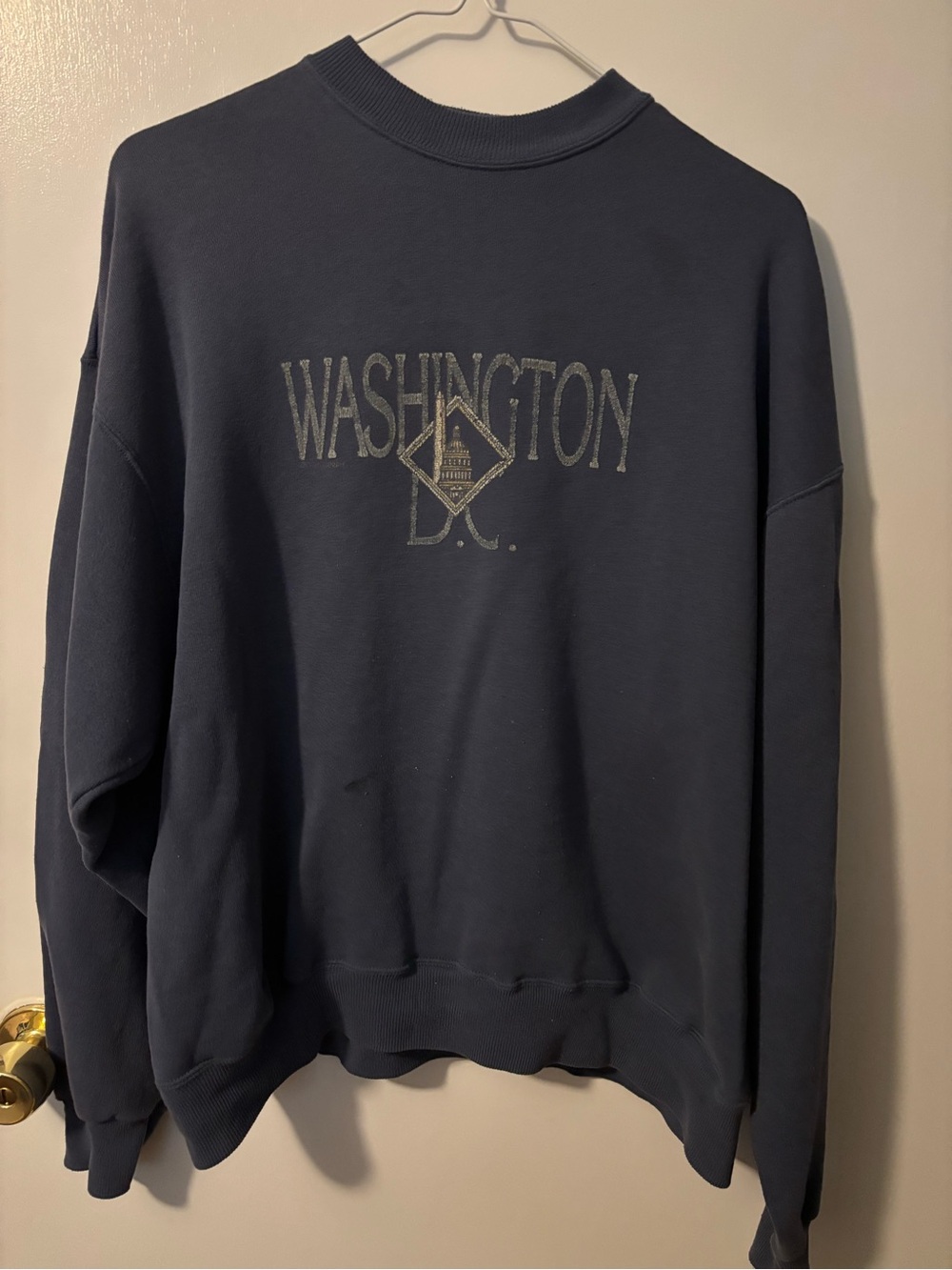 Vintage Retro 90s Washington D.C. Navy Crewneck Sweatshirt Cozy XL